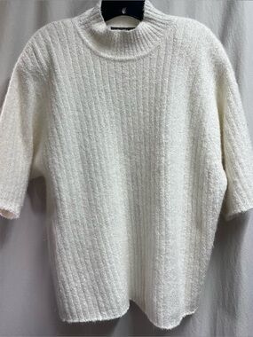 Woman  Lane Bryant 22/24 Rabbit Hair, Wool Blend Short Sleeve Padded Sweater